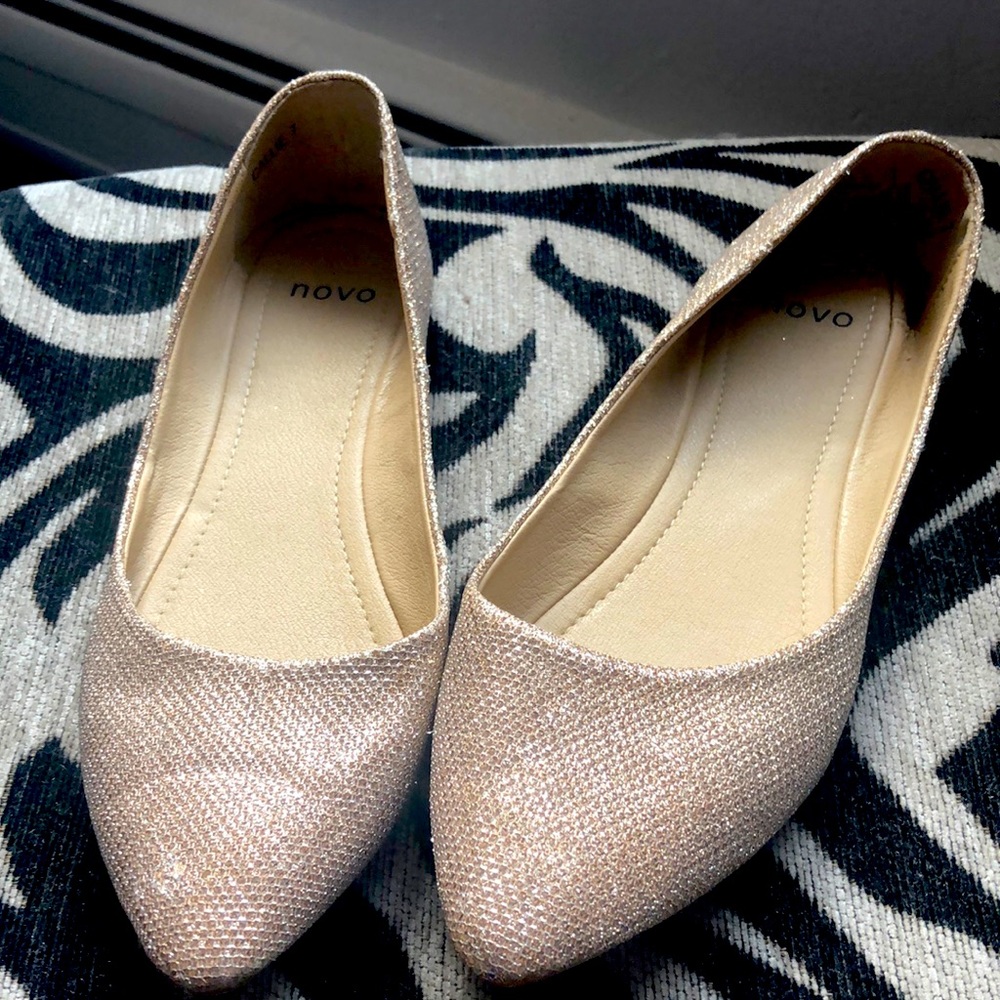Gold sparkling flats